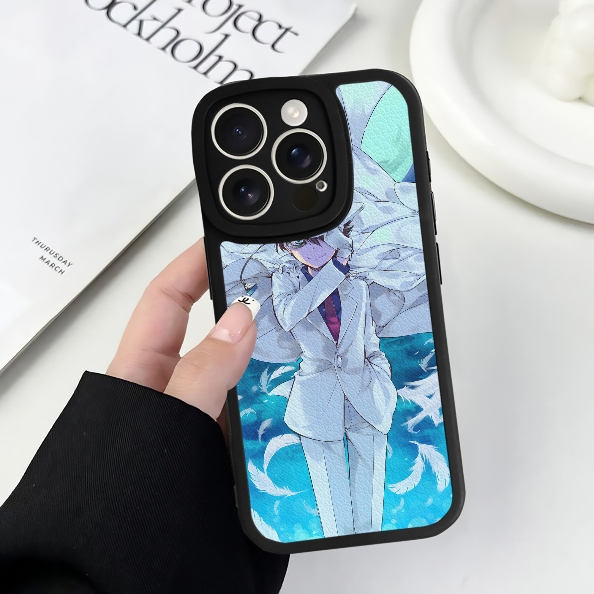 （画像用） 名探偵コナン Detective Conan 【iPhone 16シリーズ対応】シリコンスマホケース（レザー調） 材質：シリコン